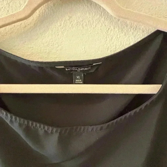 Banana Republic black/white silky long sleeve top - Picture 2 of 4